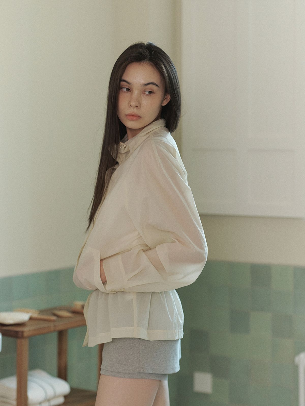 어펙션(AFFECTION) Sheer Windbreaker