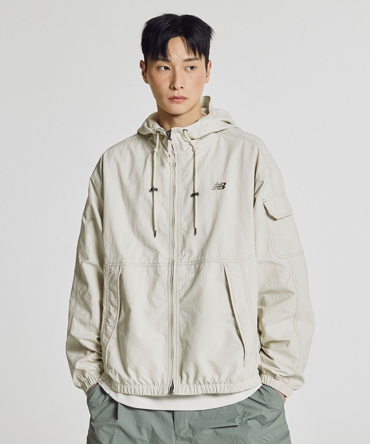 뉴발란스(NEW BALANCE) NBNAG21313 / UNI 2002 아카이브 후드 포켓 자켓 (CREAM)