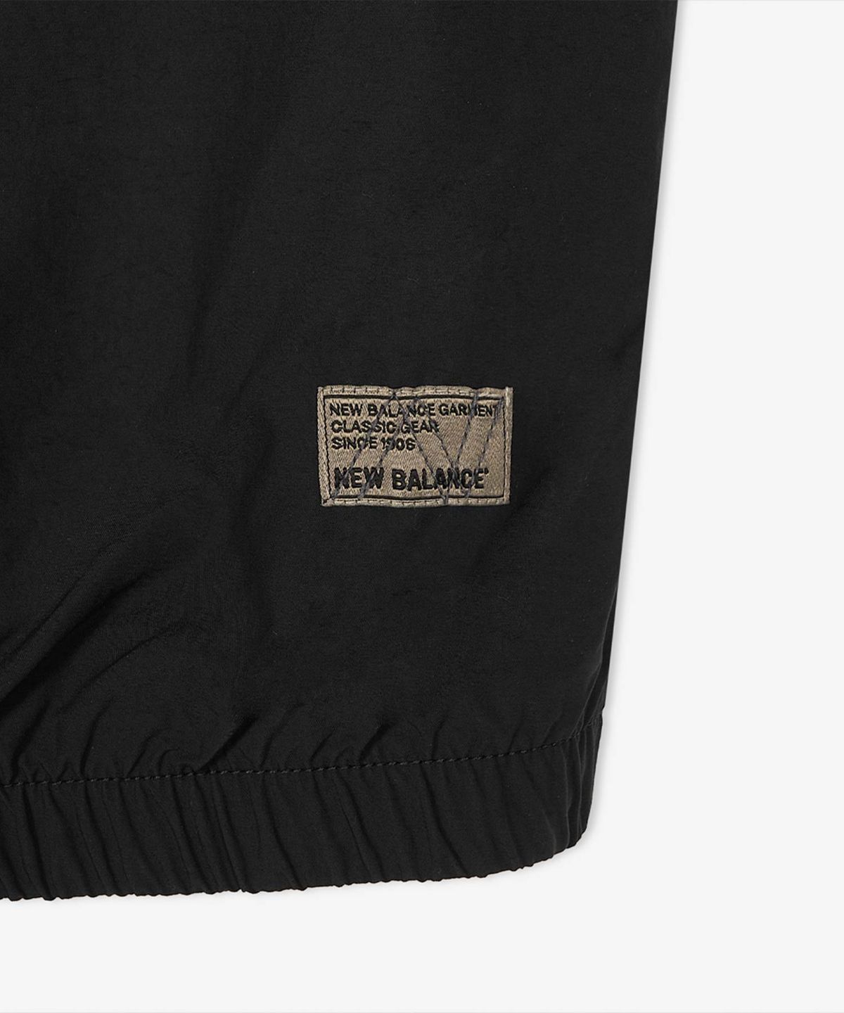 뉴발란스(NEW BALANCE) NBNAG21313 / UNI 2002 아카이브 후드 포켓 자켓 (BLACK)
