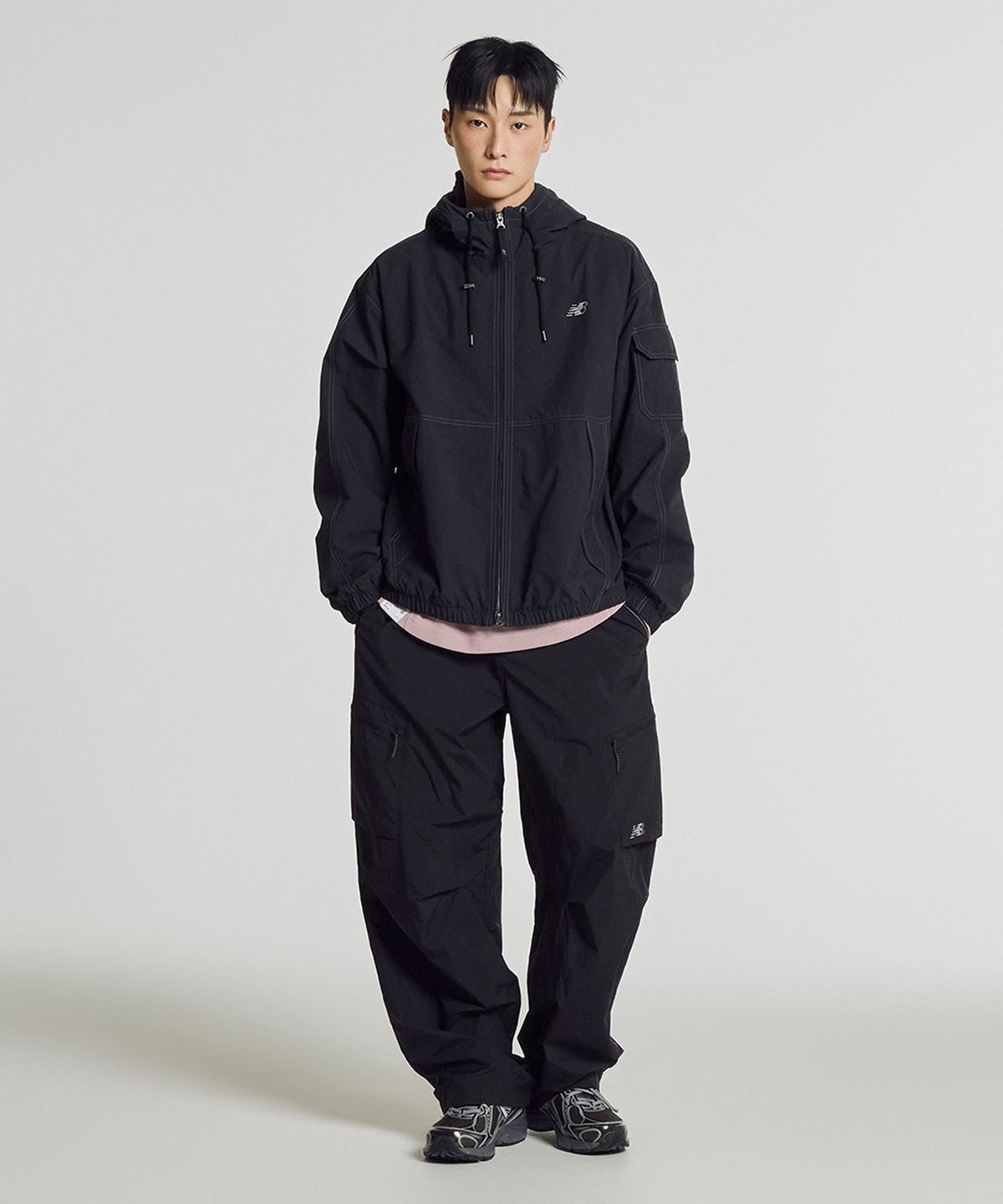 뉴발란스(NEW BALANCE) NBNAG21313 / UNI 2002 아카이브 후드 포켓 자켓 (BLACK)