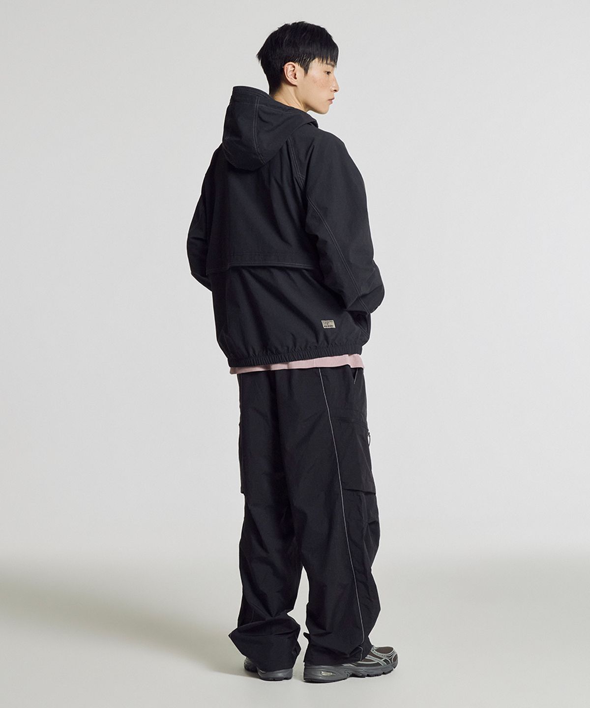 뉴발란스(NEW BALANCE) NBNAG21313 / UNI 2002 아카이브 후드 포켓 자켓 (BLACK)