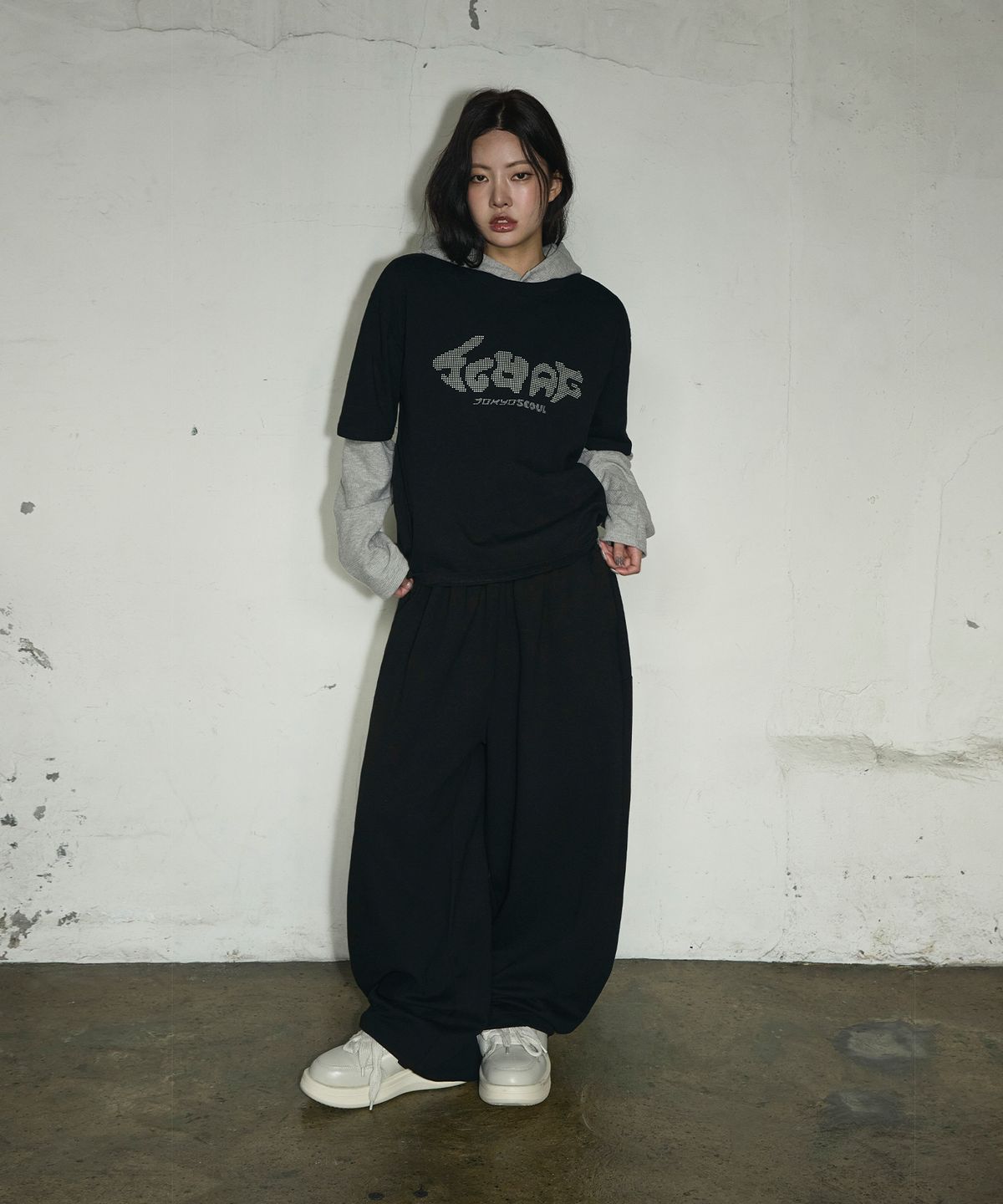 스켈리웩(SCALLYWAG) 메가 와이드 아일렛 트레이닝 팬츠[블랙]