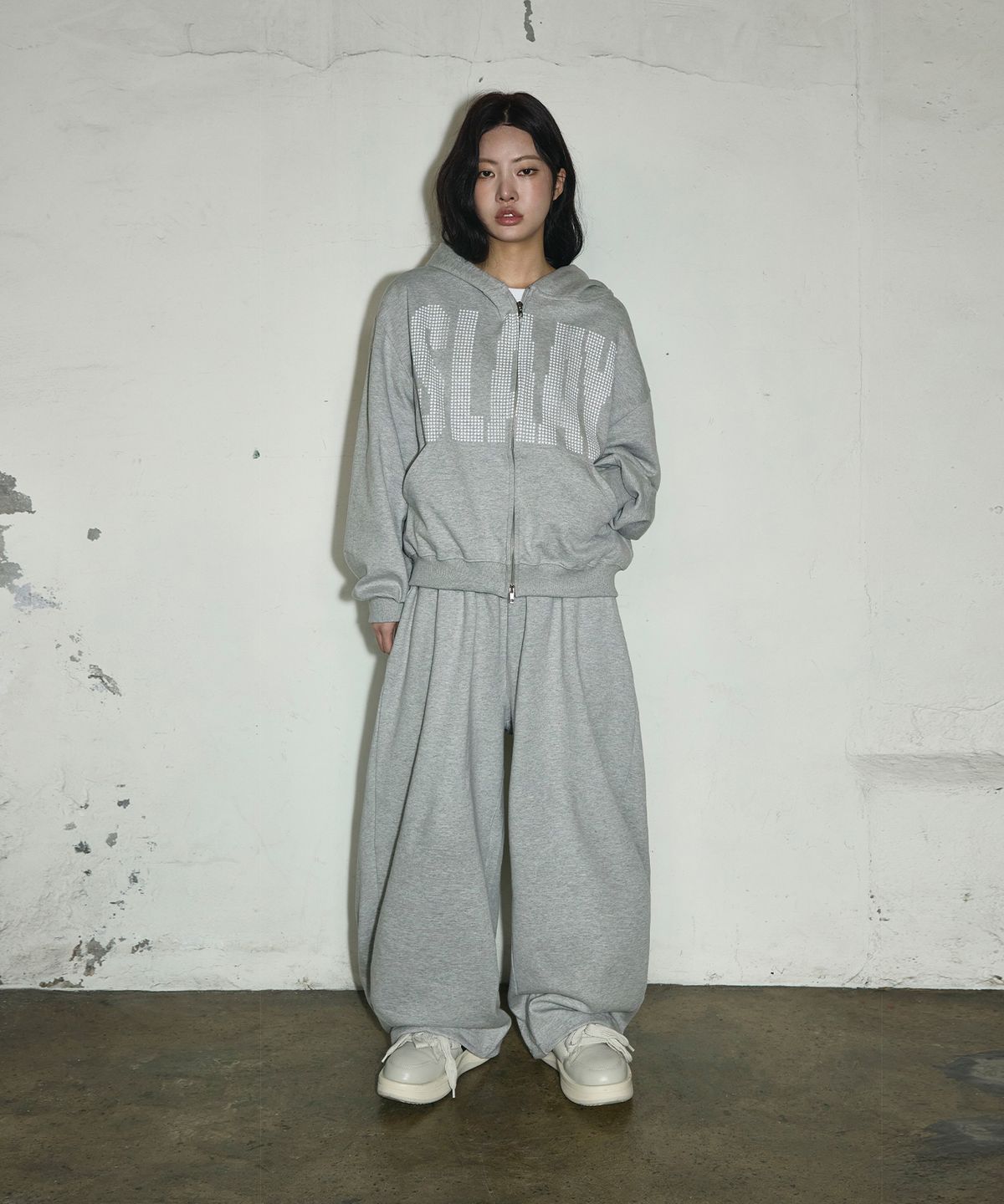 스켈리웩(SCALLYWAG) 메가 와이드 아일렛 트레이닝 팬츠[그레이]