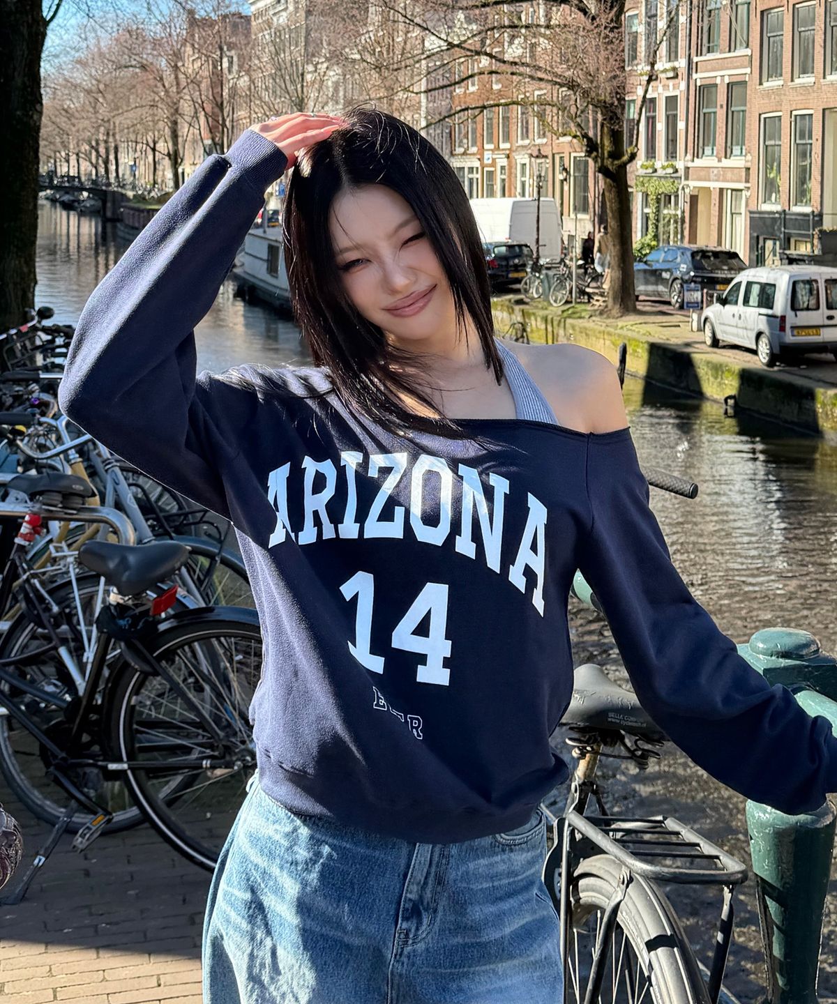 에르에르(ERER) Off-shoulder Arizona Sweatshirt Navy