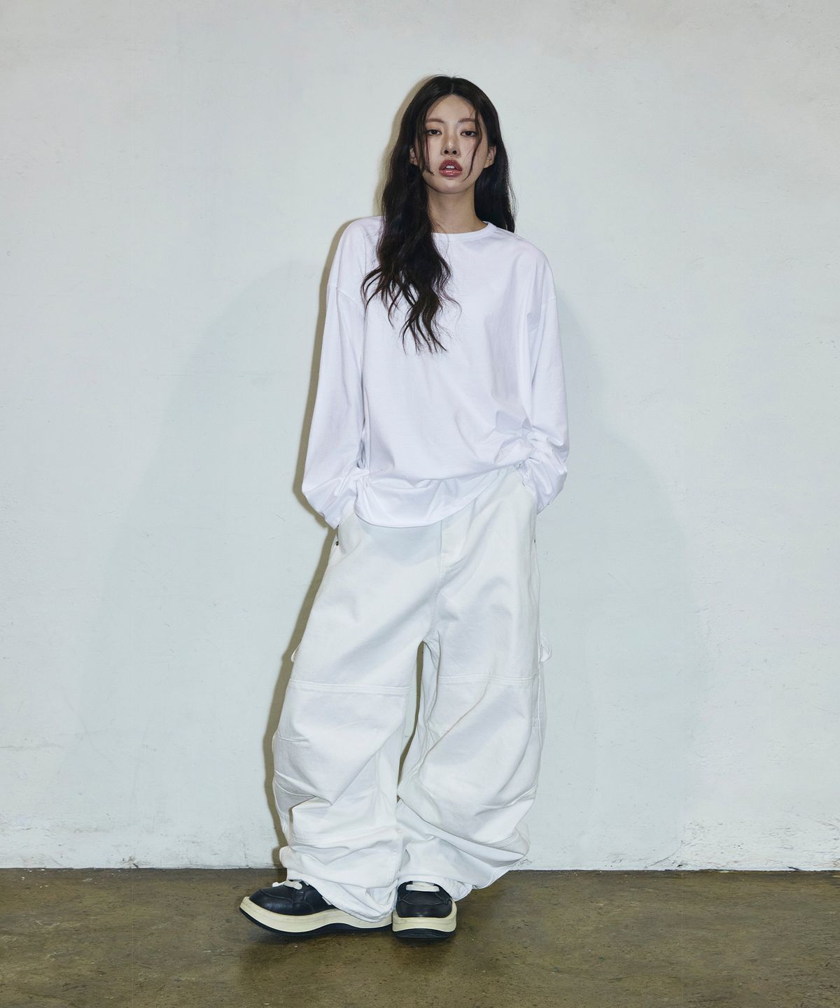 스켈리웩(SCALLYWAG) 더블 백 포켓 파라슈트 카펜터 코튼 팬츠[화이트]