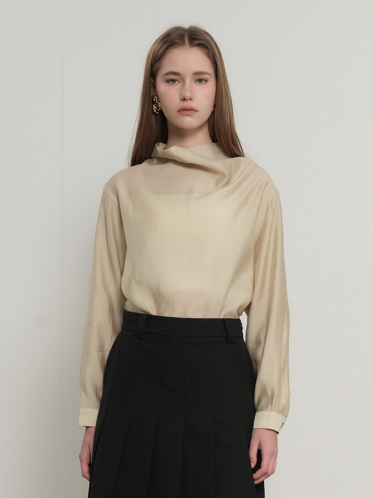 제너럴아이디어(GENERALIDEA) 실키 스카프 블라우스 [BEIGE] / GF1LBL507