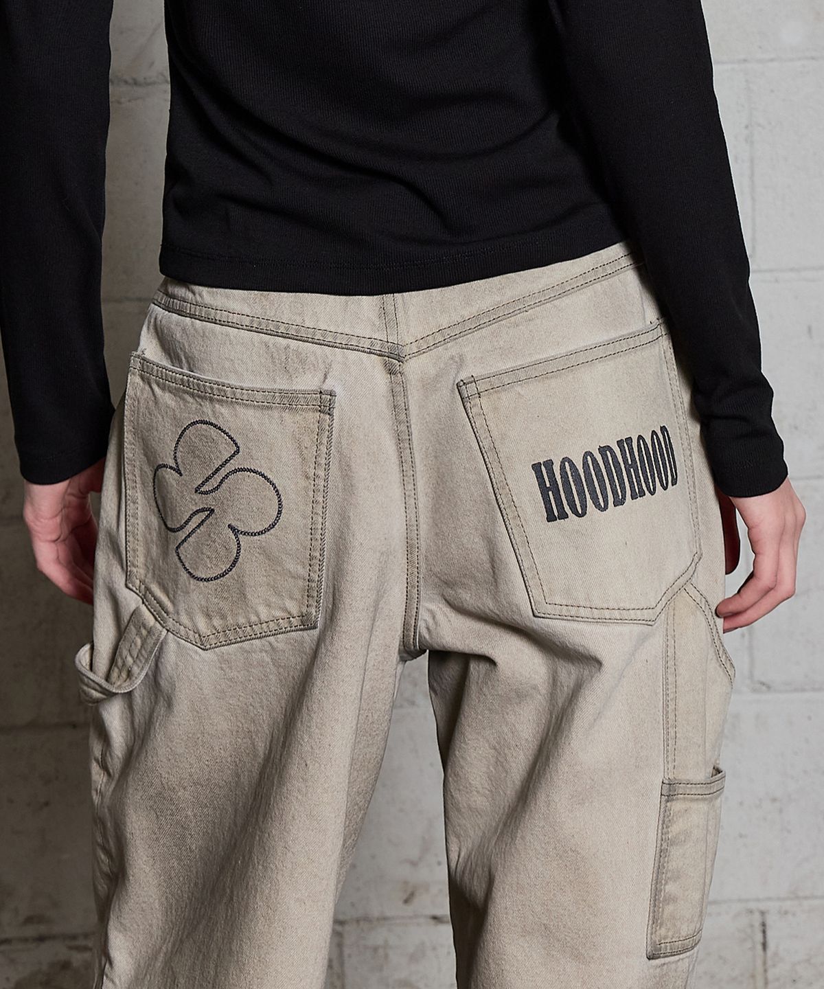 후드후드(HOODHOOD) 클로버 로고 카펜터 팬츠 아이보리