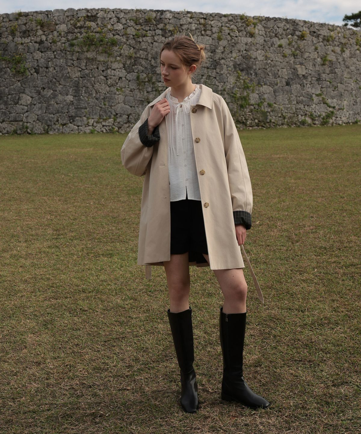 드헤베(DEHEVE) Point Half Trench Coat [Beige]