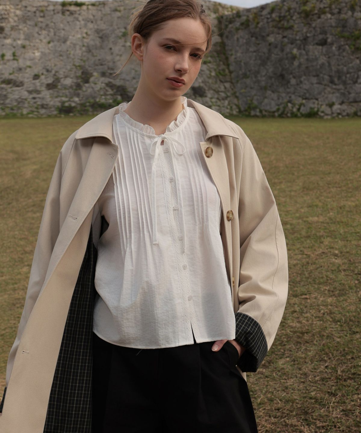드헤베(DEHEVE) Point Half Trench Coat [Beige]