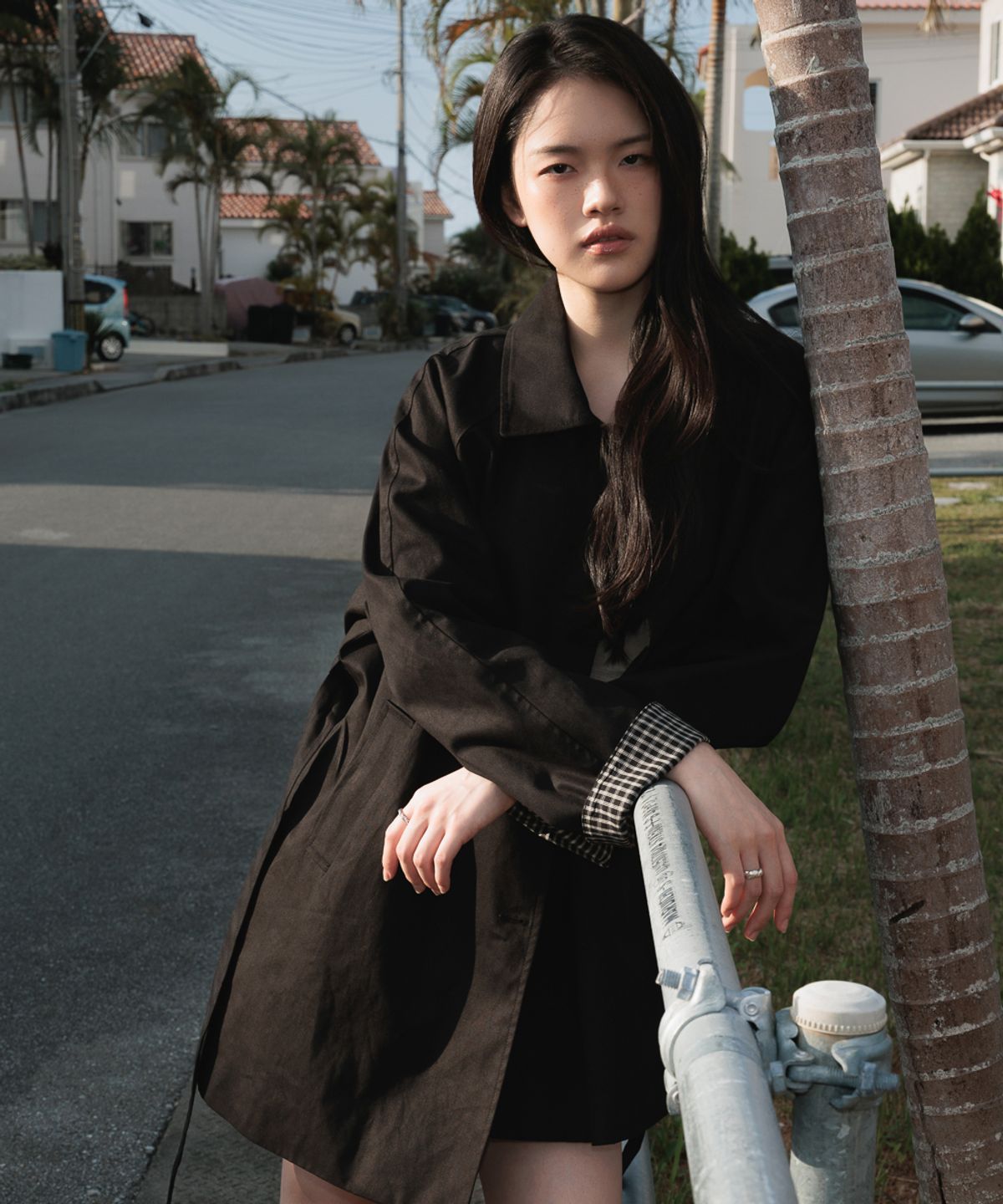 드헤베(DEHEVE) Point Half Trench Coat [Black]