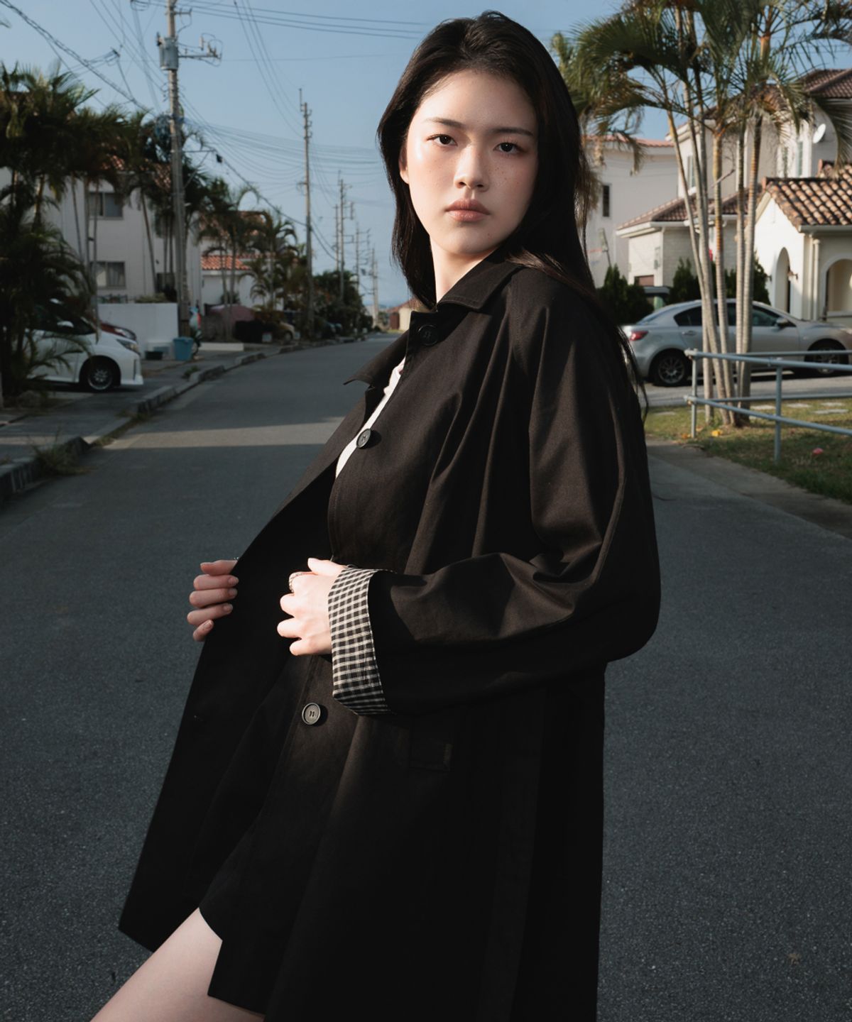 드헤베(DEHEVE) Point Half Trench Coat [Black]