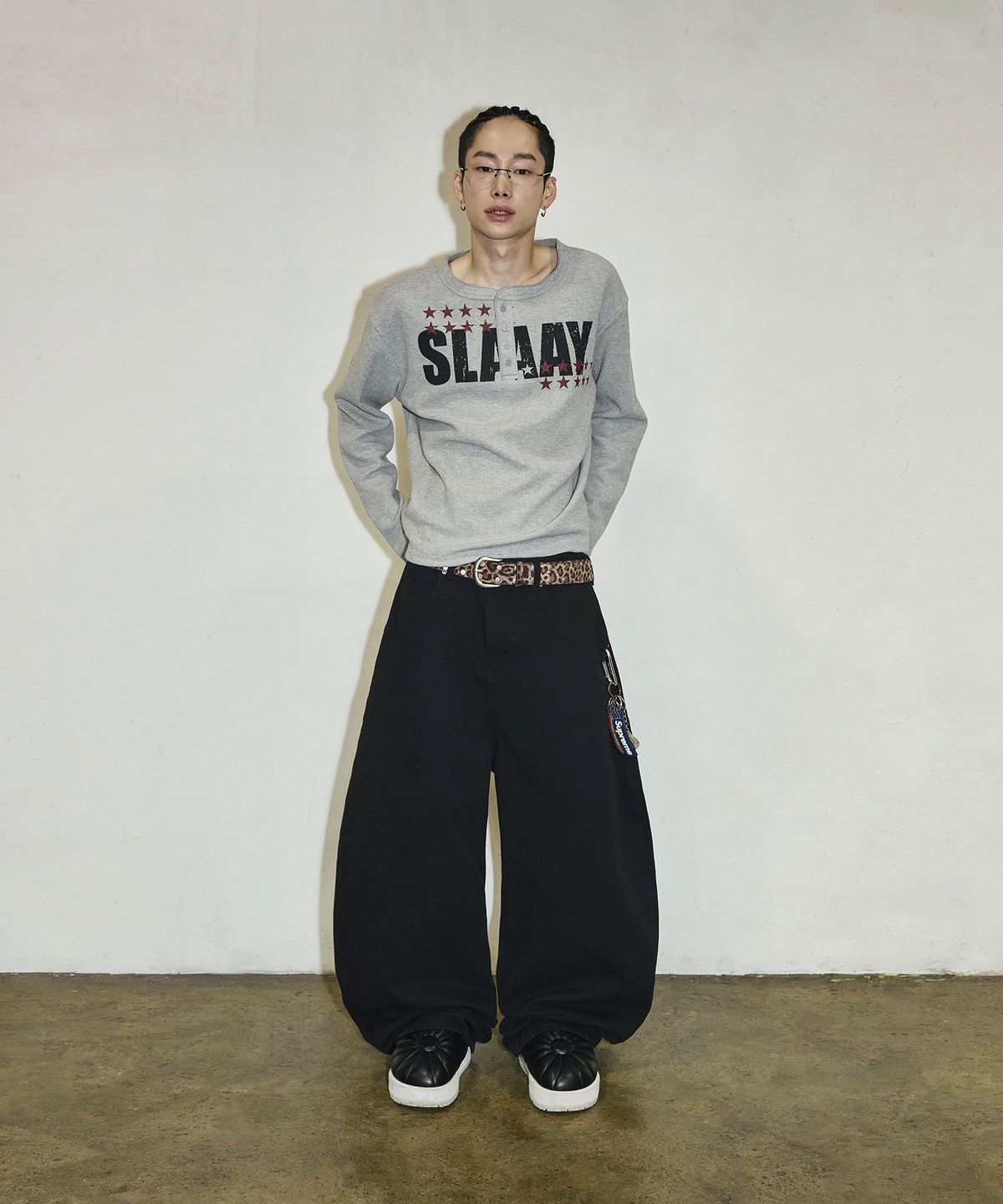 스켈리웩(SCALLYWAG) 백 포켓 SW 스티치 코튼 팬츠[블랙]