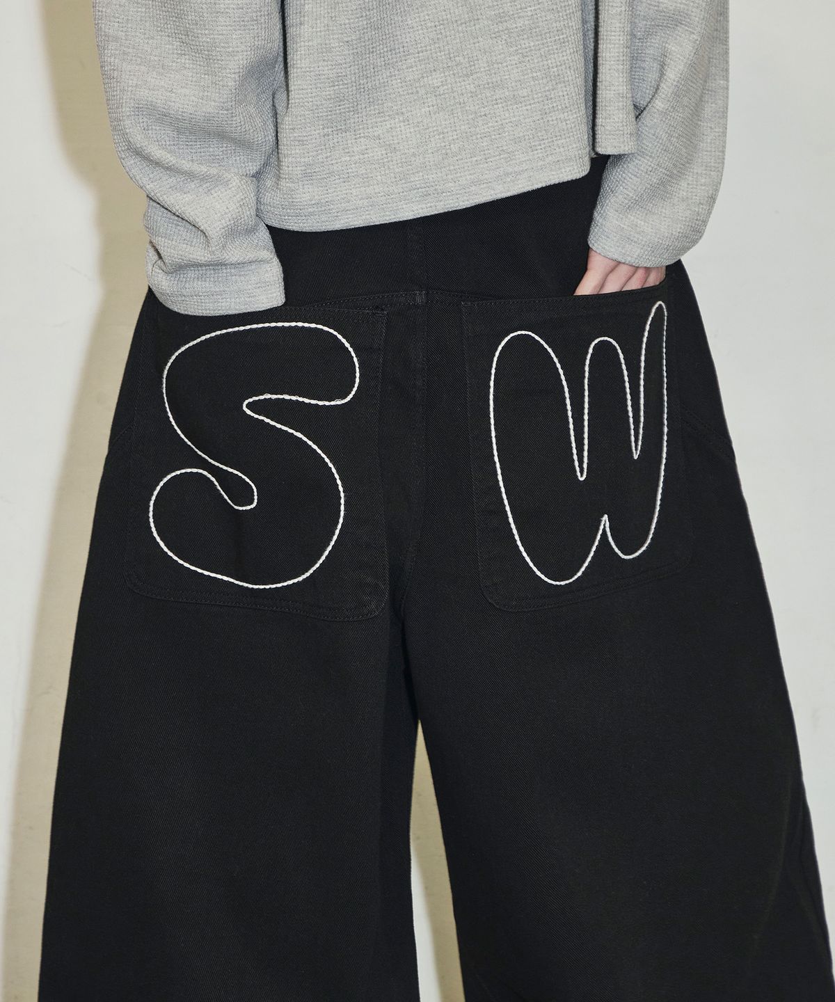 스켈리웩(SCALLYWAG) 백 포켓 SW 스티치 코튼 팬츠[블랙]
