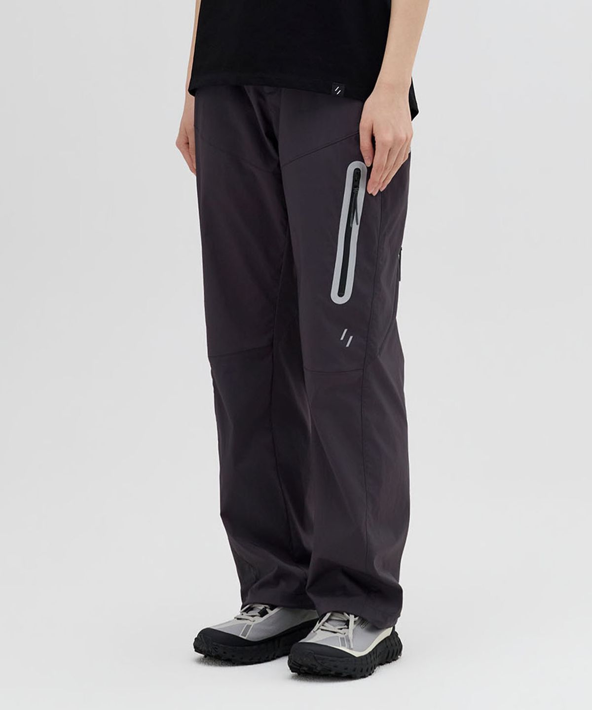 웰터 익스페리먼트(WELTER EXPERIMENT) VENT HIKE PANTS_CHARCOAL_WPL040