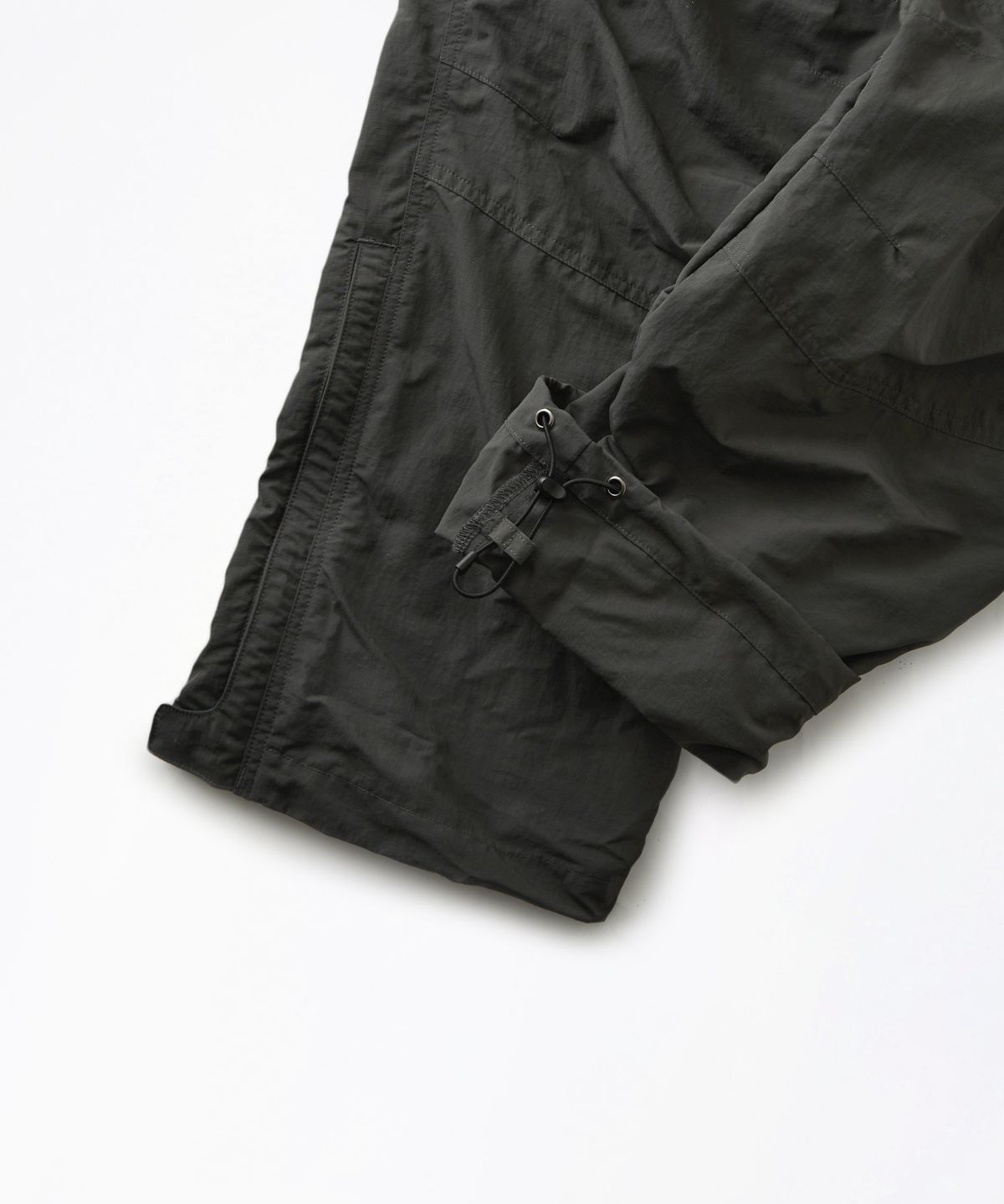 아웃스탠딩(OUTSTANDING) NYLON RIPSTOP PCU UTILITY PANTS_CHARCOAL