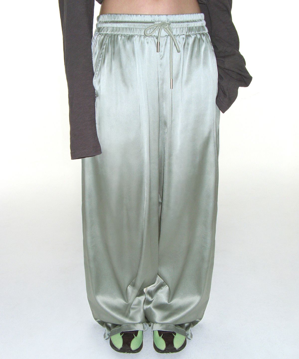 아메스 월드와이드(AMES-WORLDWIDE) LACE GLOSSY PANTS MINT