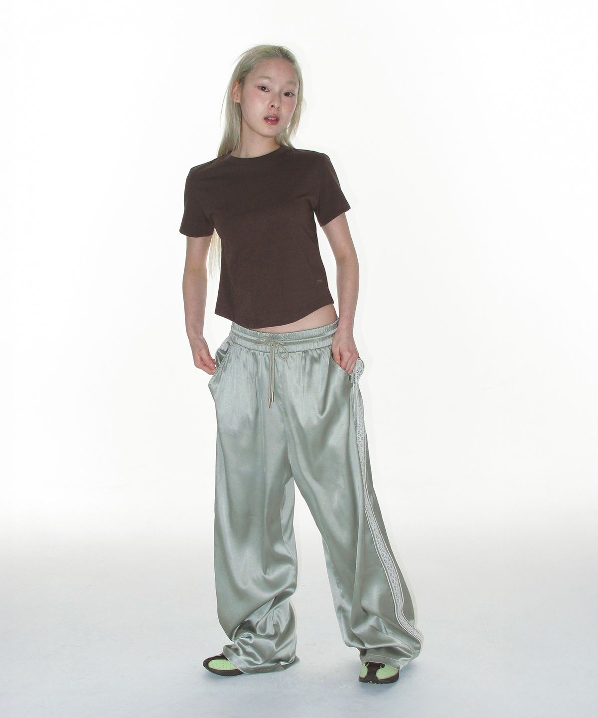 아메스 월드와이드(AMES-WORLDWIDE) LACE GLOSSY PANTS MINT