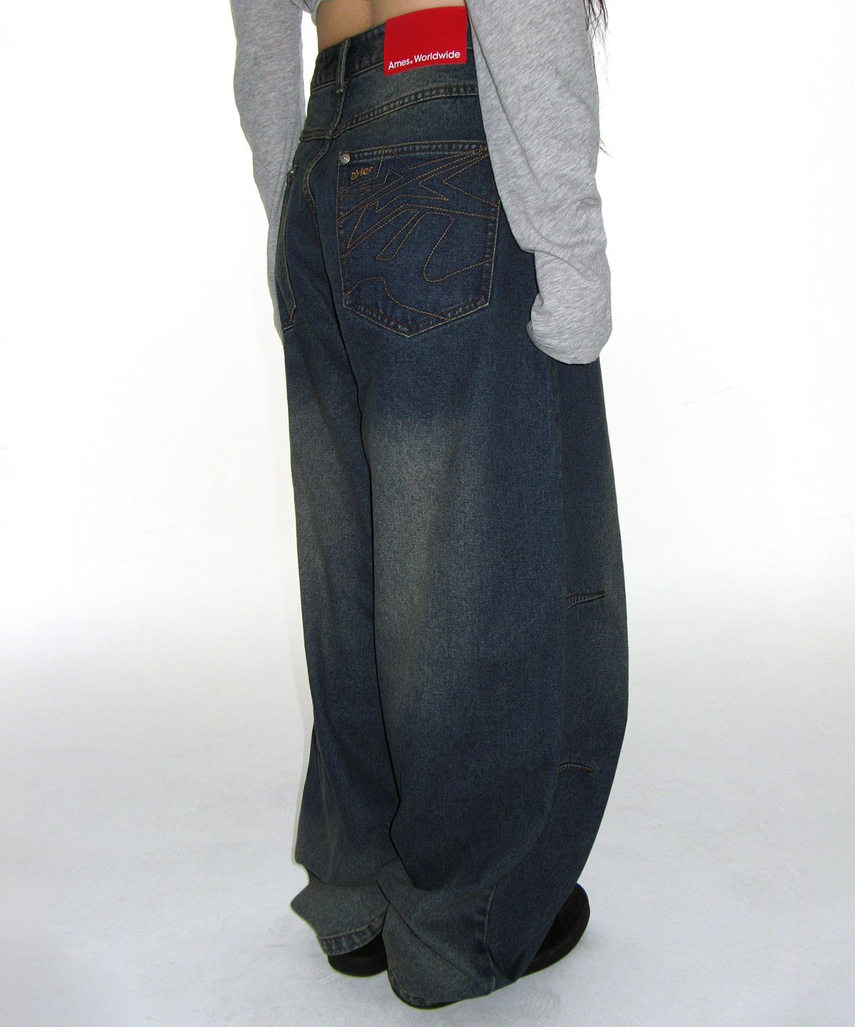 아메스 월드와이드(AMES-WORLDWIDE) STITCH BALLOON FIT DENIM PANTS BLUE