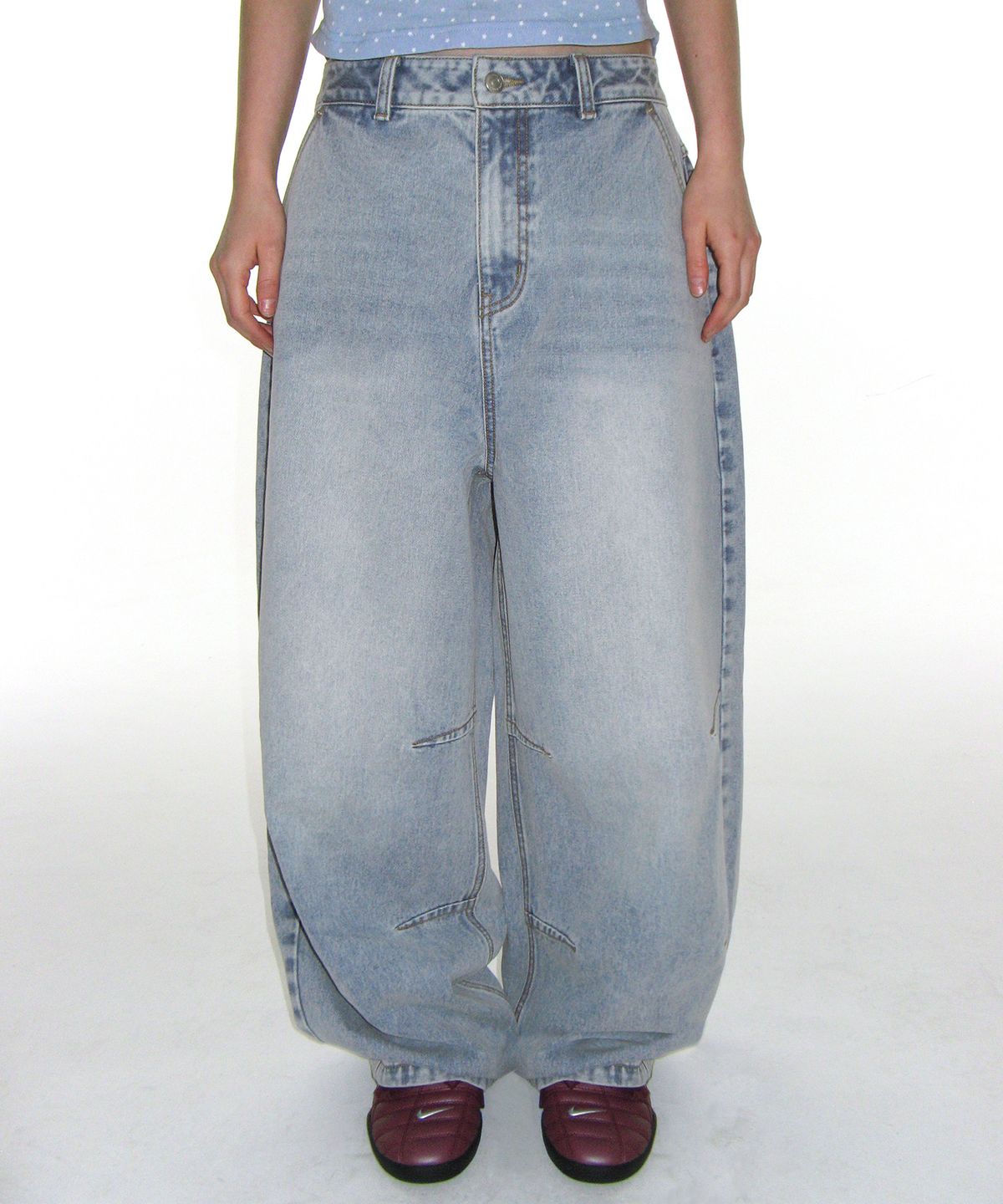 아메스 월드와이드(AMES-WORLDWIDE) STITCH BALLOON FIT DENIM PANTS LIGHT BLUE
