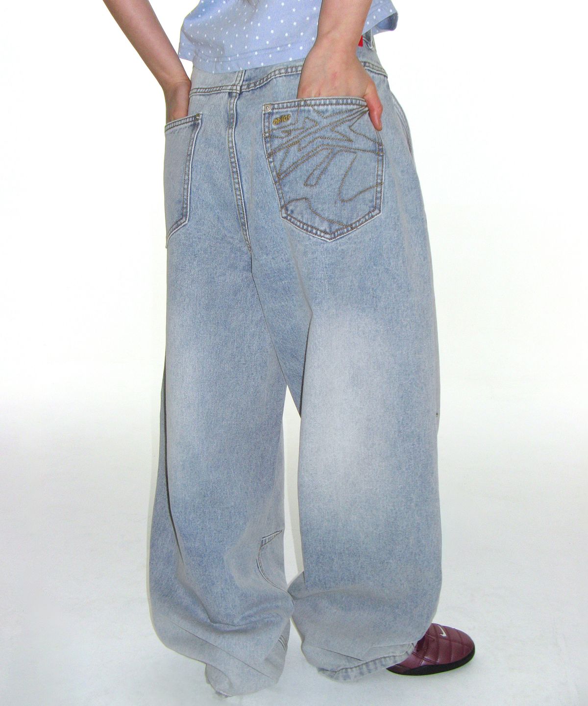 아메스 월드와이드(AMES-WORLDWIDE) STITCH BALLOON FIT DENIM PANTS LIGHT BLUE