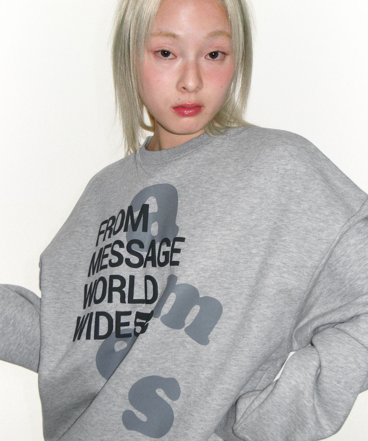 아메스 월드와이드(AMES-WORLDWIDE) BIG LETTERING SWEATSHIRT GREY
