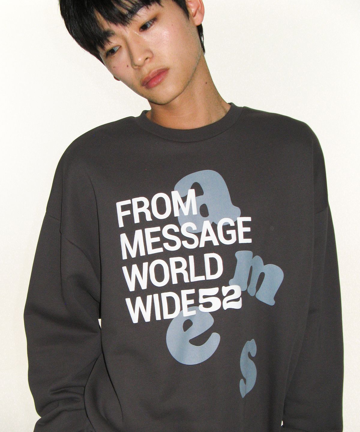 아메스 월드와이드(AMES-WORLDWIDE) BIG LETTERING SWEATSHIRT CHARCOAL