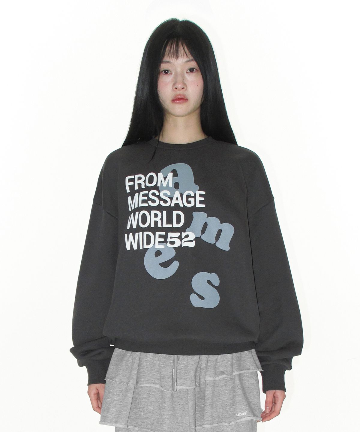 아메스 월드와이드(AMES-WORLDWIDE) BIG LETTERING SWEATSHIRT CHARCOAL