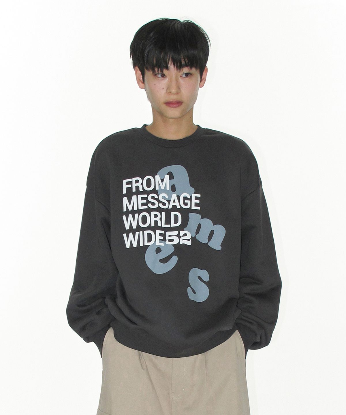 아메스 월드와이드(AMES-WORLDWIDE) BIG LETTERING SWEATSHIRT CHARCOAL