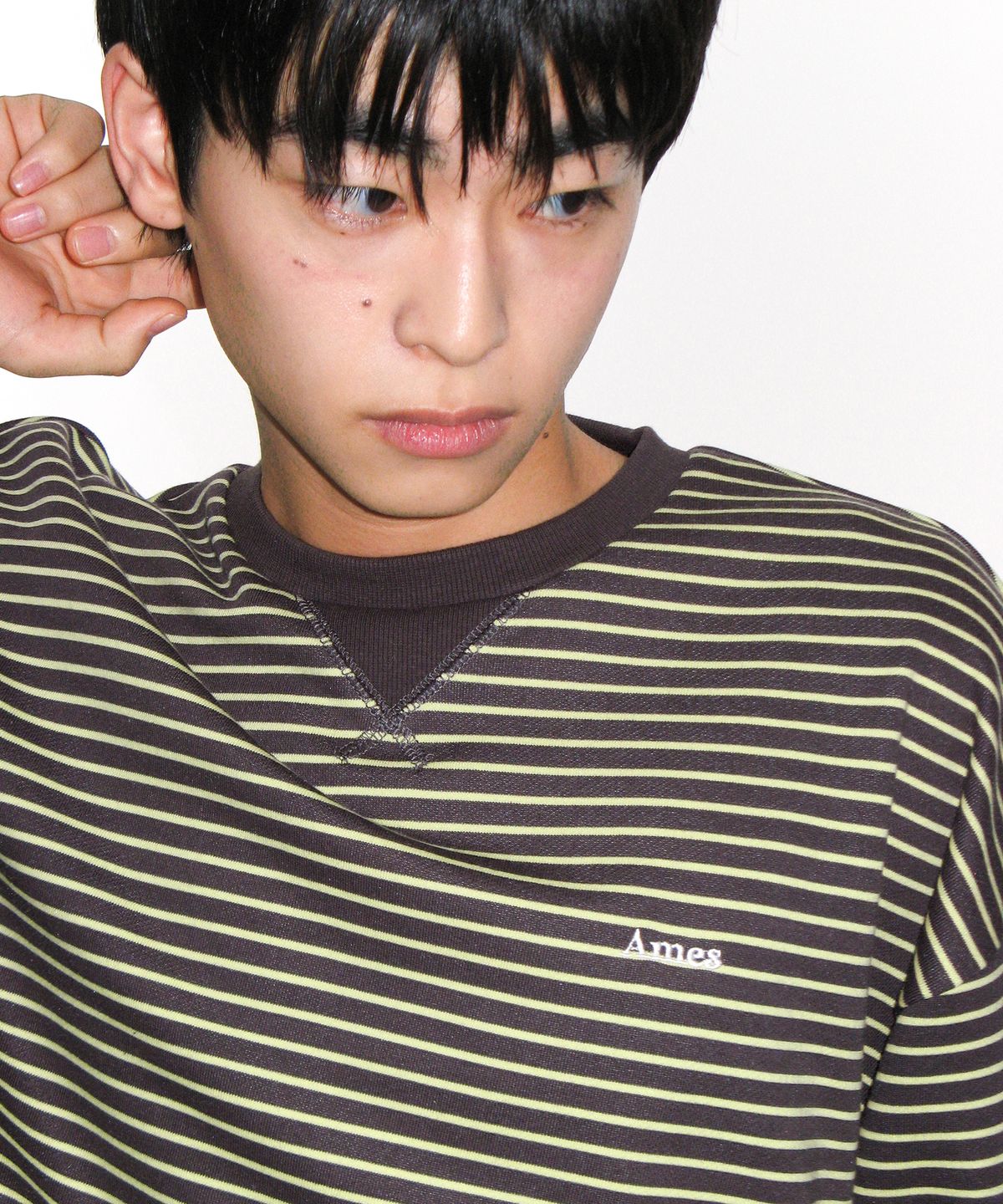 아메스 월드와이드(AMES-WORLDWIDE) BASIC SMALL LOGO STRIPE SWEATSHIRT BROWN