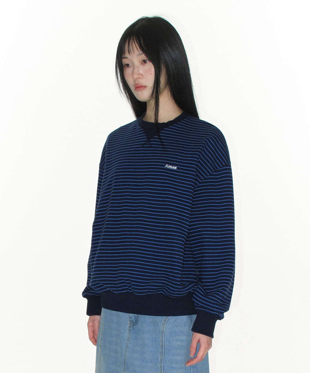아메스 월드와이드(AMES-WORLDWIDE) BASIC SMALL LOGO STRIPE SWEATSHIRT NAVY