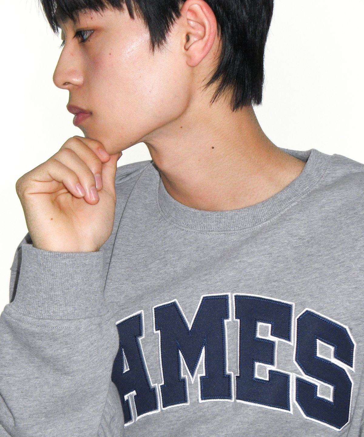 아메스 월드와이드(AMES-WORLDWIDE) BASIC APPLIQUE SWEATSHIRT GREY