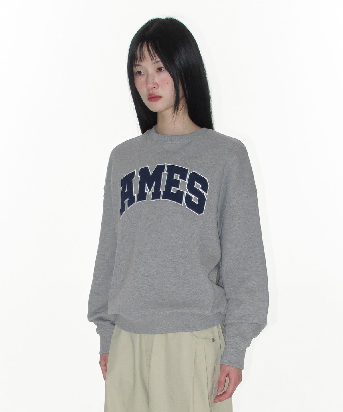 아메스 월드와이드(AMES-WORLDWIDE) BASIC APPLIQUE SWEATSHIRT GREY