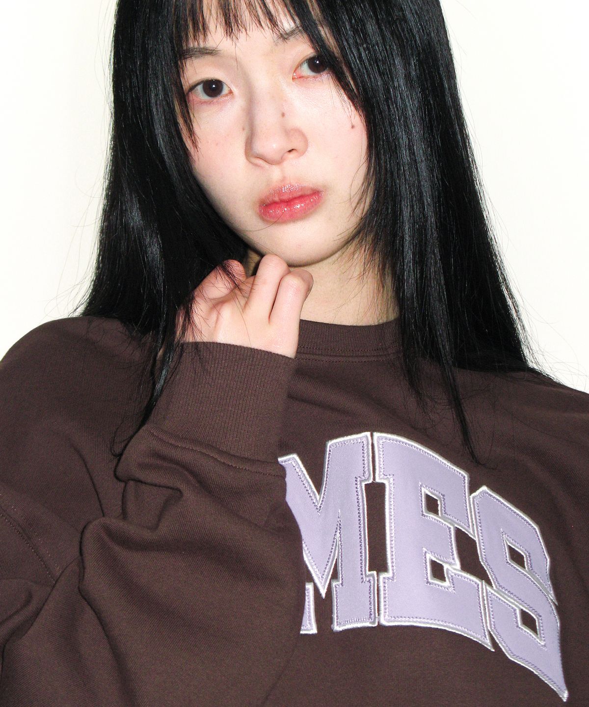 아메스 월드와이드(AMES-WORLDWIDE) BASIC APPLIQUE SWEATSHIRT BROWN