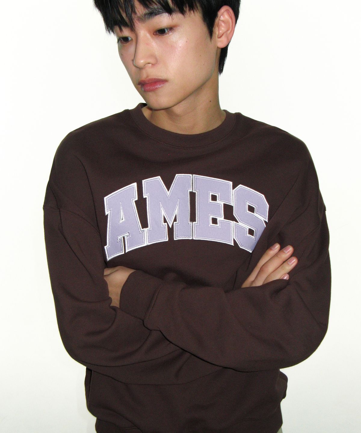 아메스 월드와이드(AMES-WORLDWIDE) BASIC APPLIQUE SWEATSHIRT BROWN