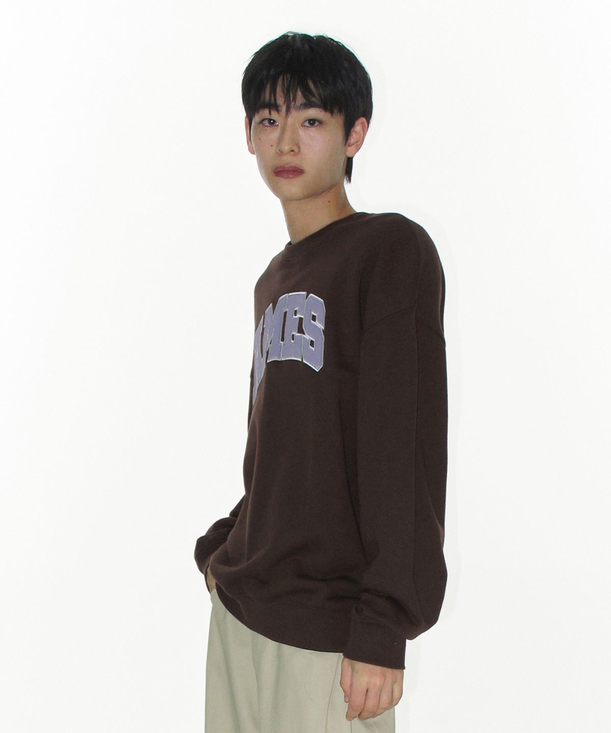 아메스 월드와이드(AMES-WORLDWIDE) BASIC APPLIQUE SWEATSHIRT BROWN