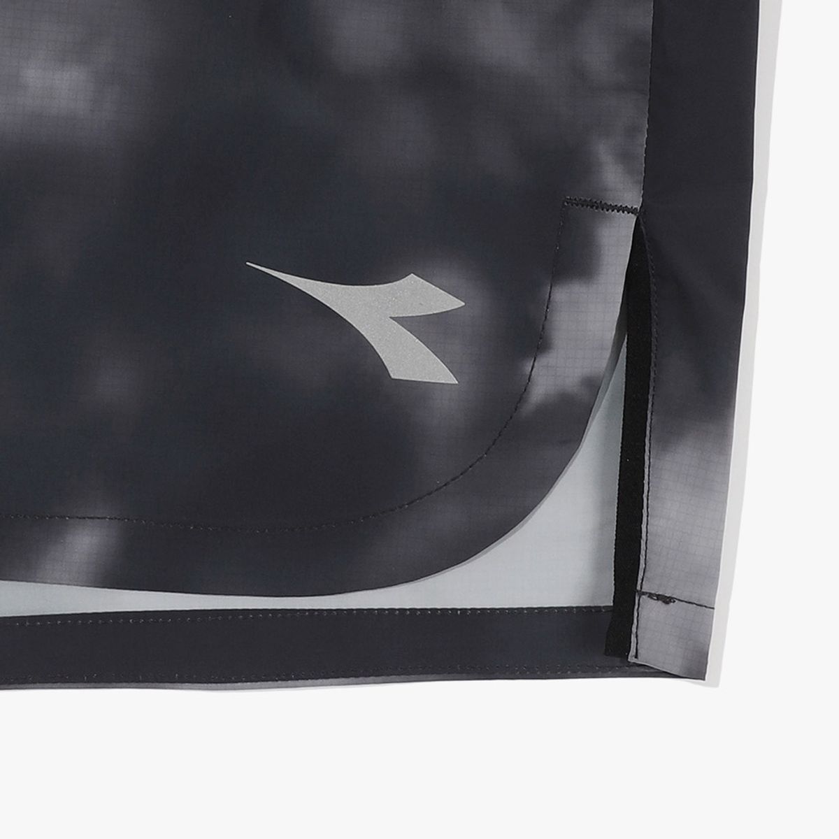 디아도라(diadora) 이큅 워싱 DTP 5인치 러닝 쇼츠 BLACK