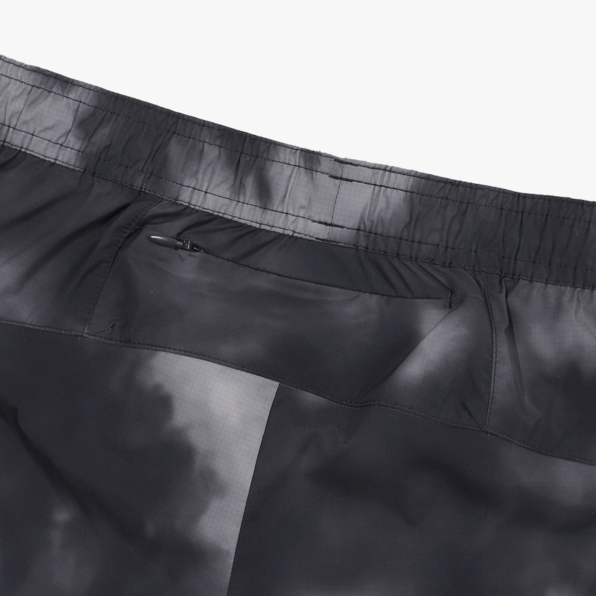 디아도라(diadora) 이큅 워싱 DTP 4인치 러닝 쇼츠 우먼 BLACK