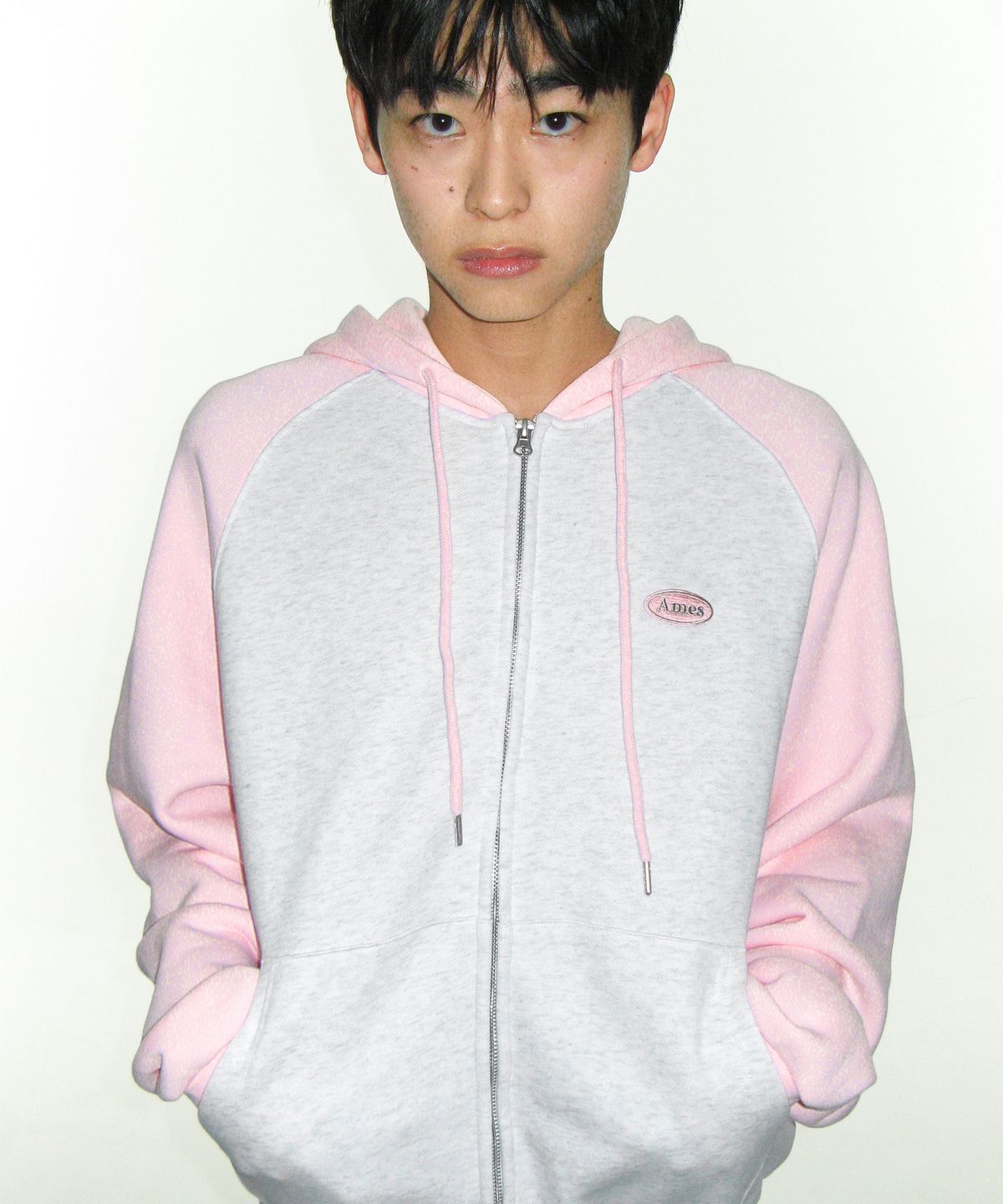 아메스 월드와이드(AMES-WORLDWIDE) CIRCLE LOGO RAGLAN HOODIE ZIP-UP PINK