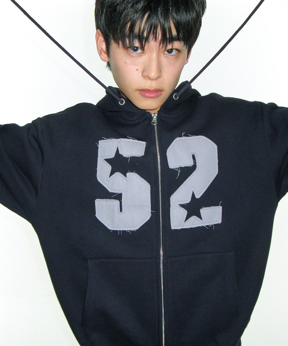 아메스 월드와이드(AMES-WORLDWIDE) 52 APPLIQUE HOODIE ZIP UP NAVY