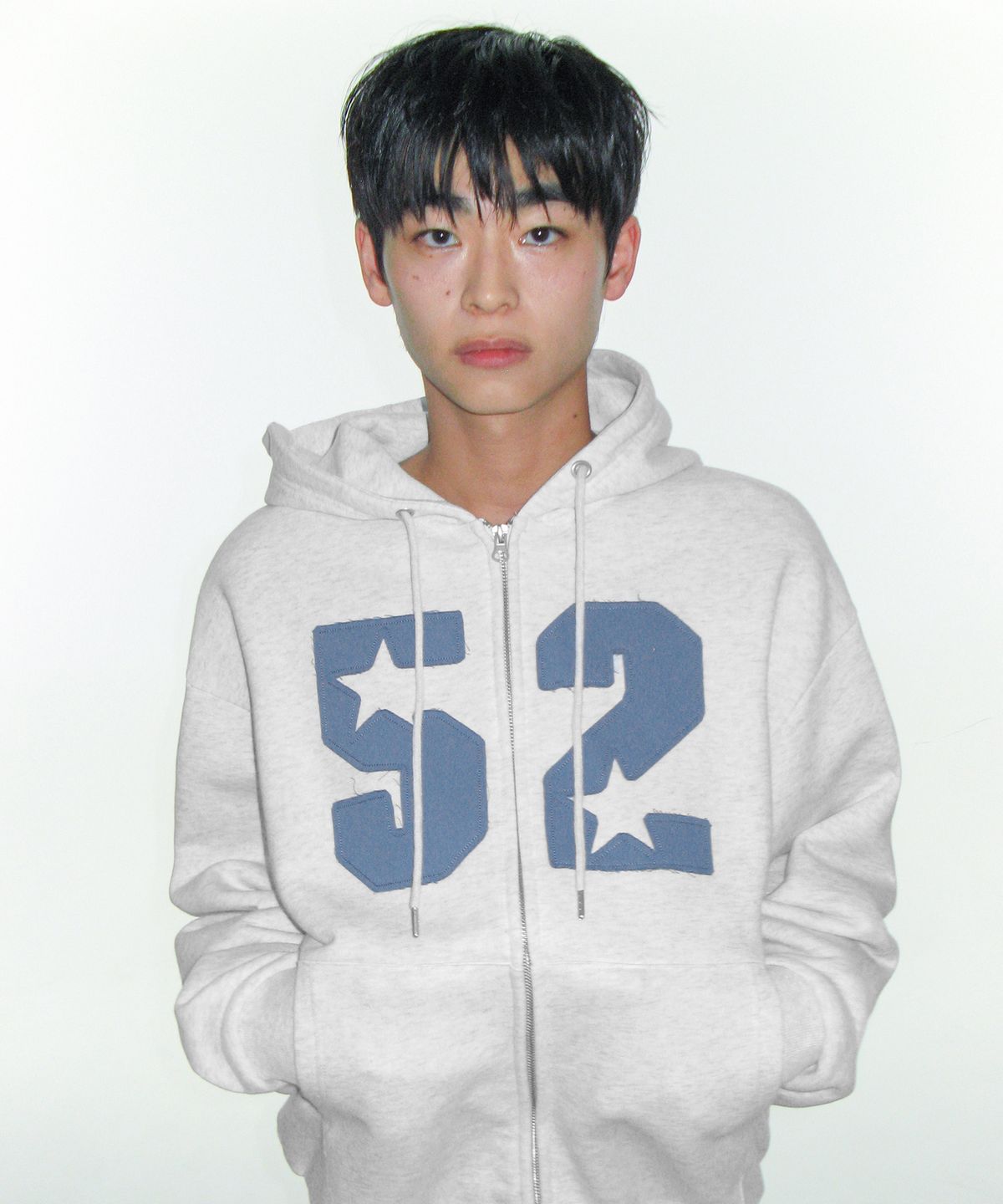 아메스 월드와이드(AMES-WORLDWIDE) 52 APPLIQUE HOODIE ZIP UP LIGHT GREY