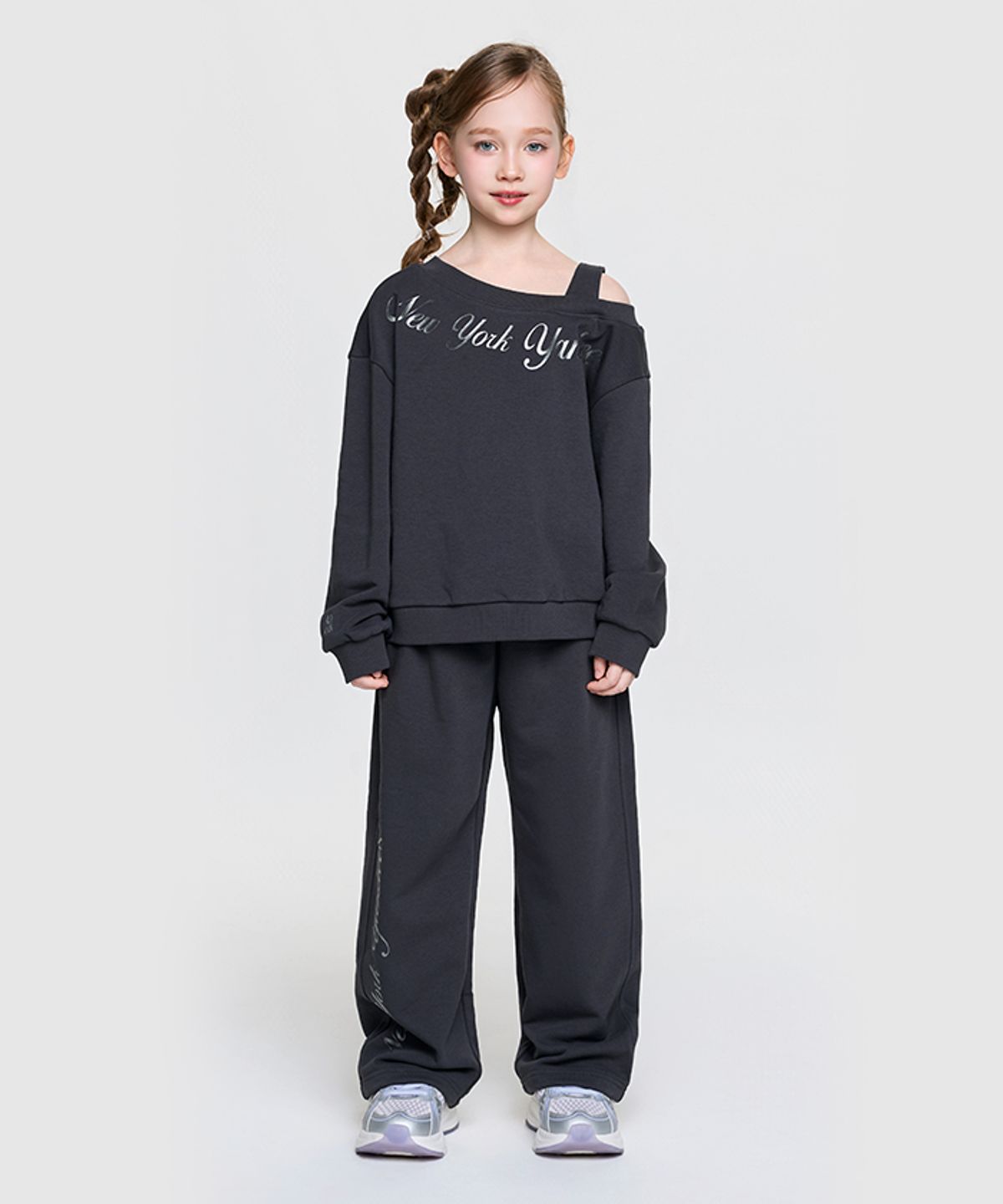 엠엘비 키즈(MLB KIDS) 스트릿 걸즈 레터링 레이어드 맨투맨 세트 NY (D.Charcoal Grey)