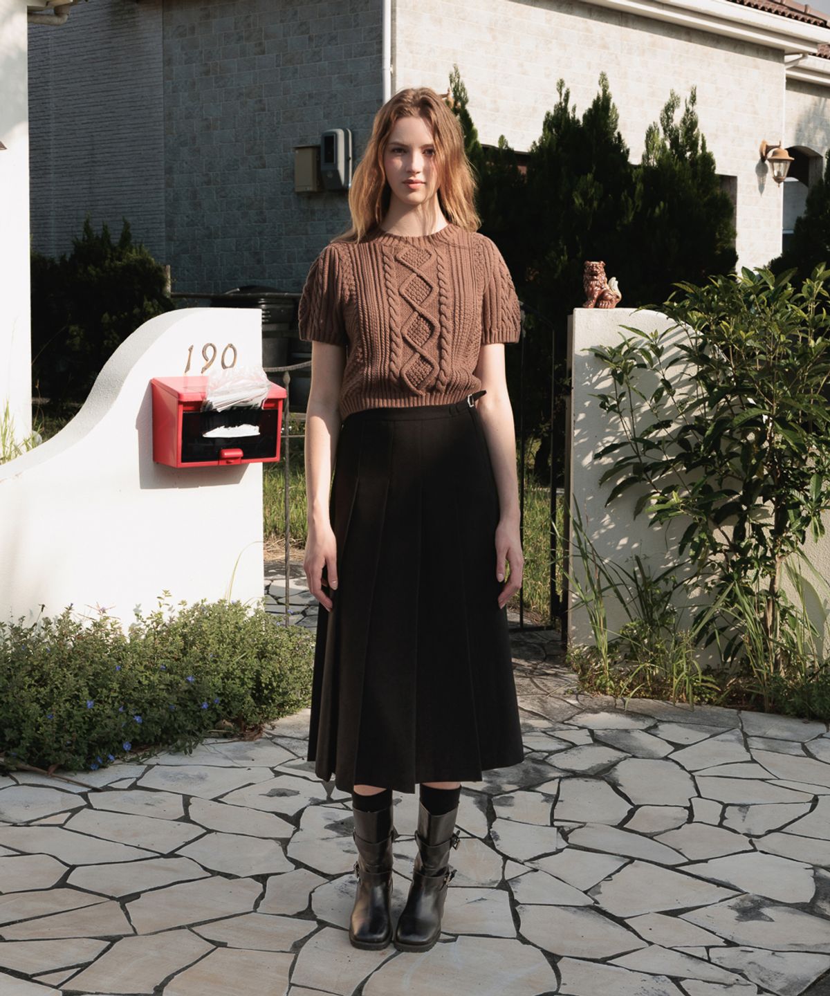 드헤베(DEHEVE) Half Sleeve Cable Knit [Brown]