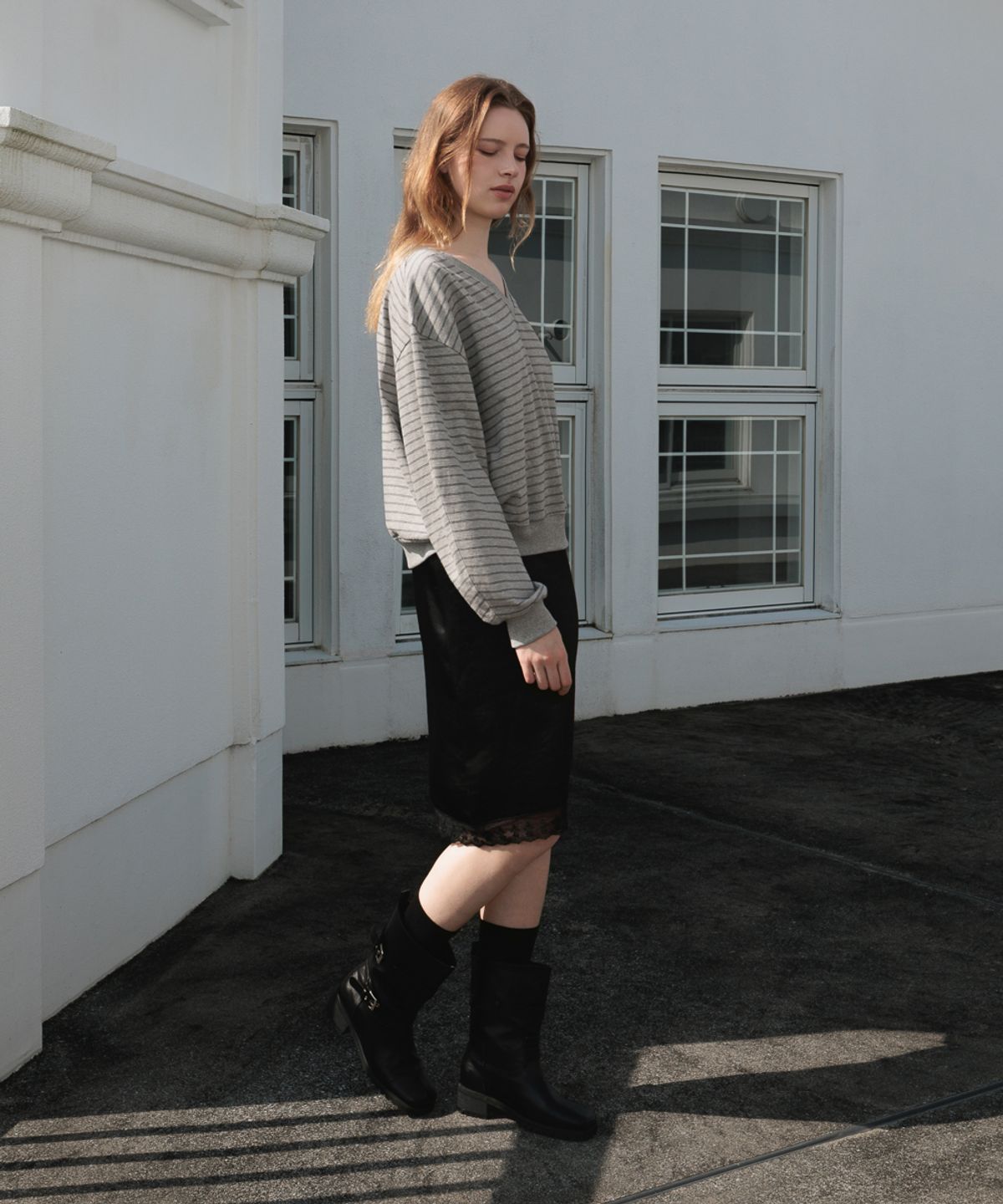 드헤베(DEHEVE) Stripe V-neck Sweatshirt [Gray]