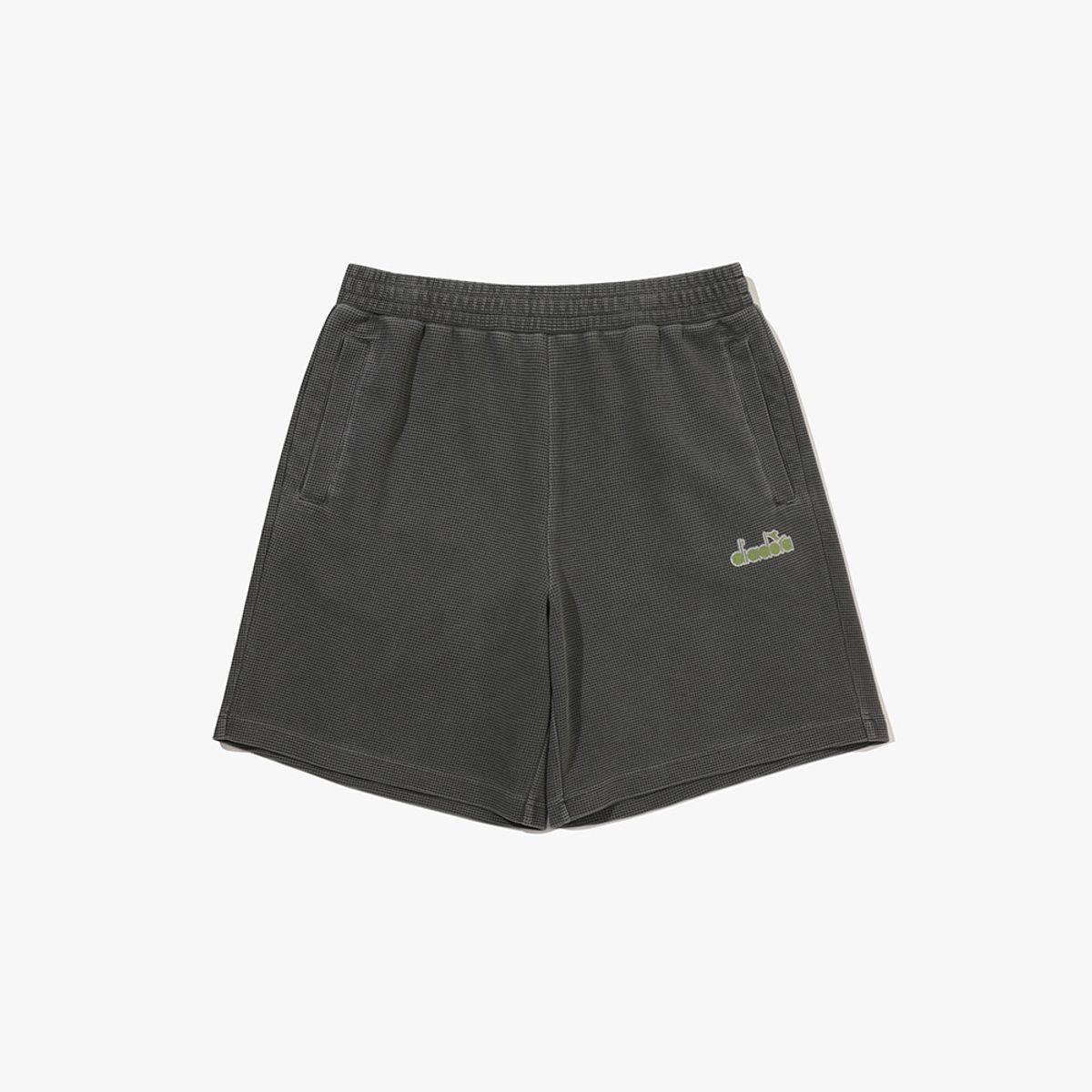 디아도라(diadora) 와플 에어로쿨 4부 워싱 쇼츠 GREY
