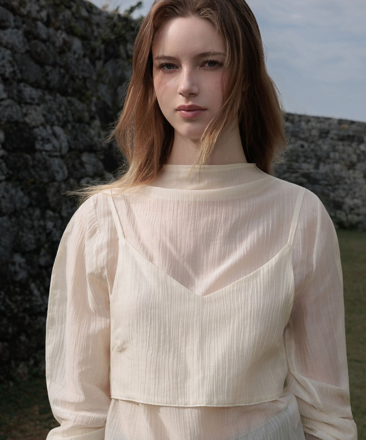 드헤베(DEHEVE) High-Neck Bustier Blouse [Butter]