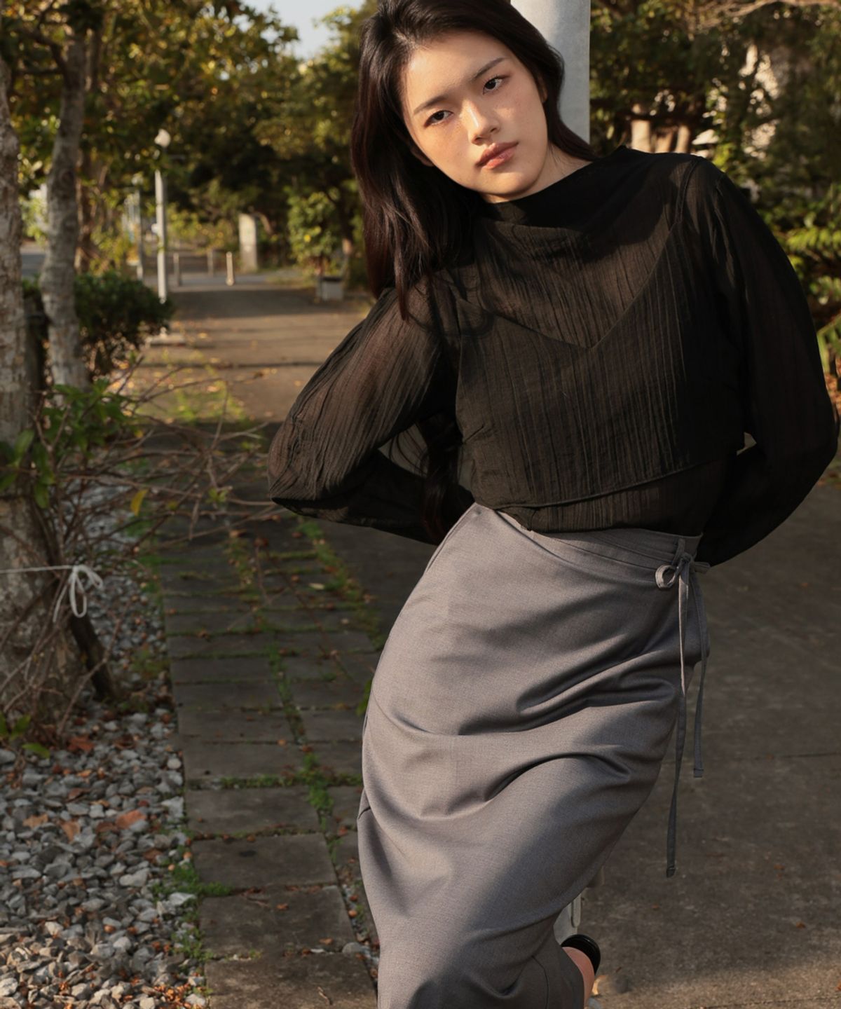 드헤베(DEHEVE) High-Neck Bustier Blouse [Black]