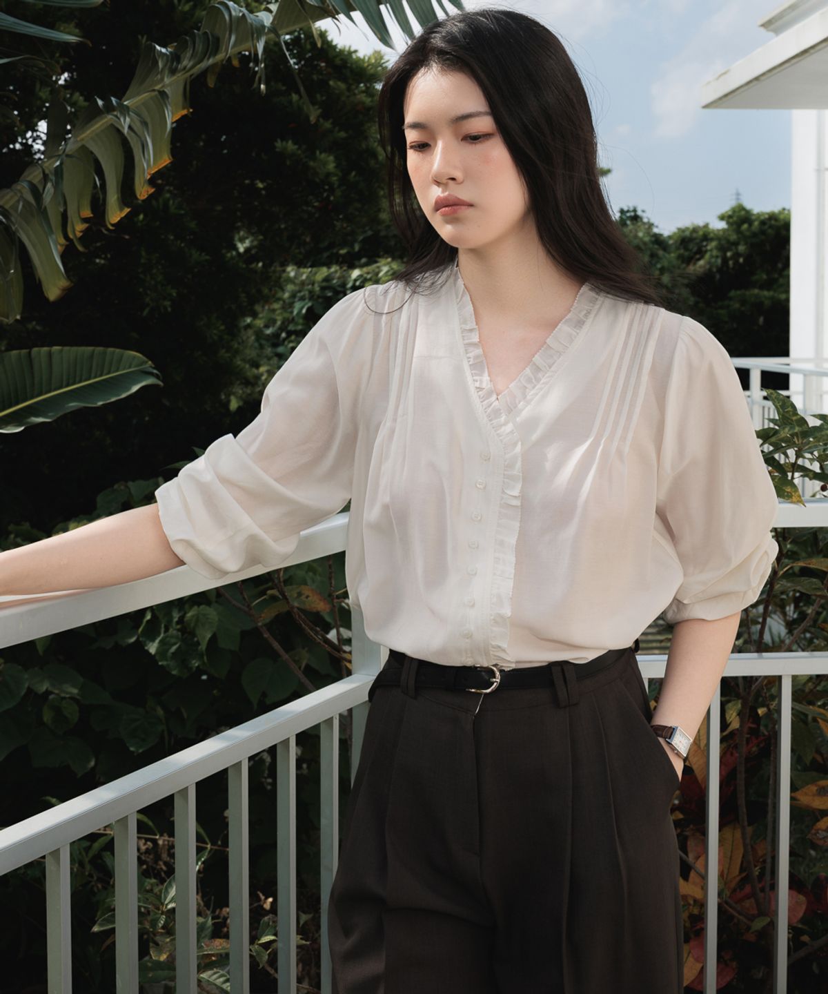 드헤베(DEHEVE) Frill Pintuck Blouse [Ivory]