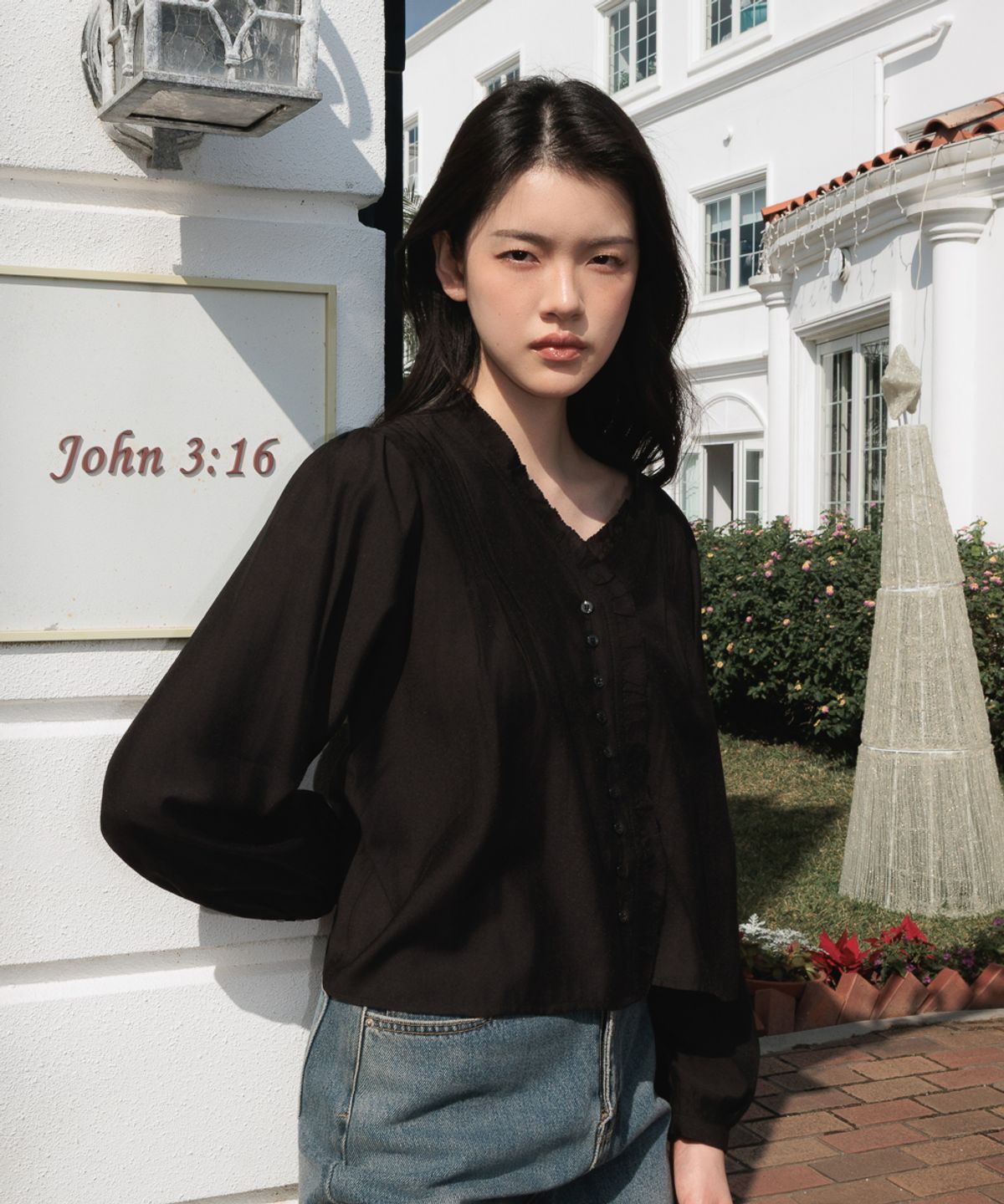 드헤베(DEHEVE) Frill Pintuck Blouse [Black]