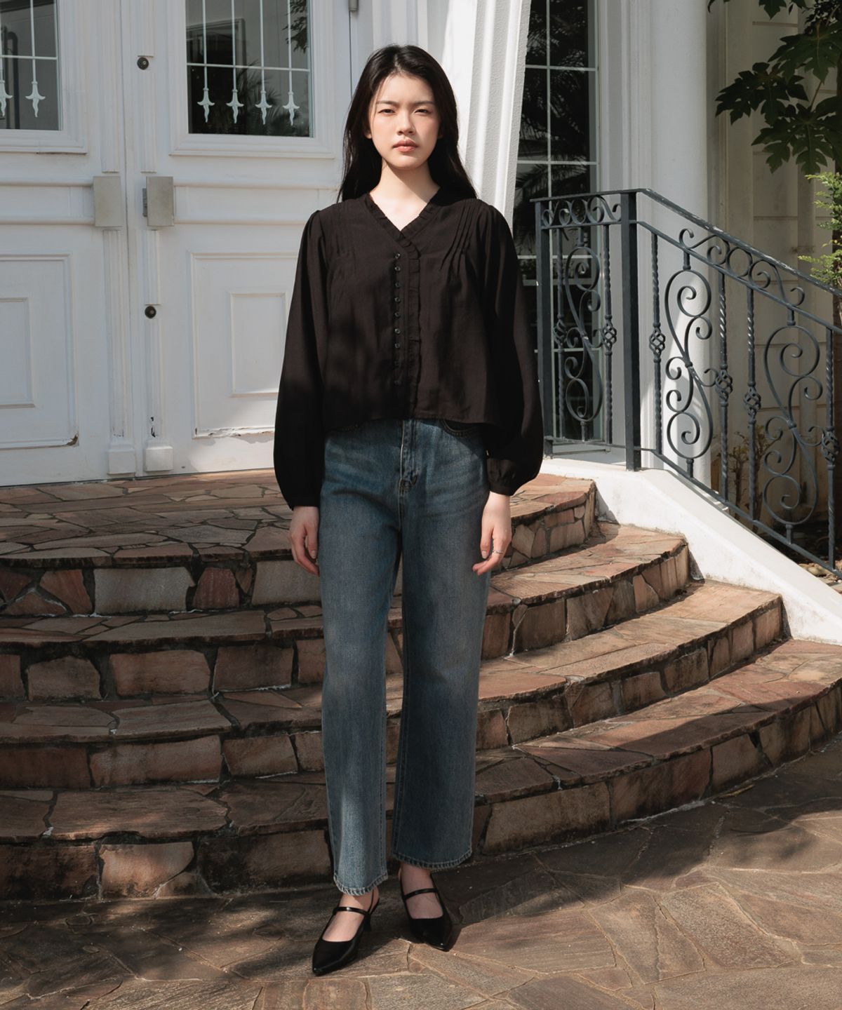 드헤베(DEHEVE) Frill Pintuck Blouse [Black]