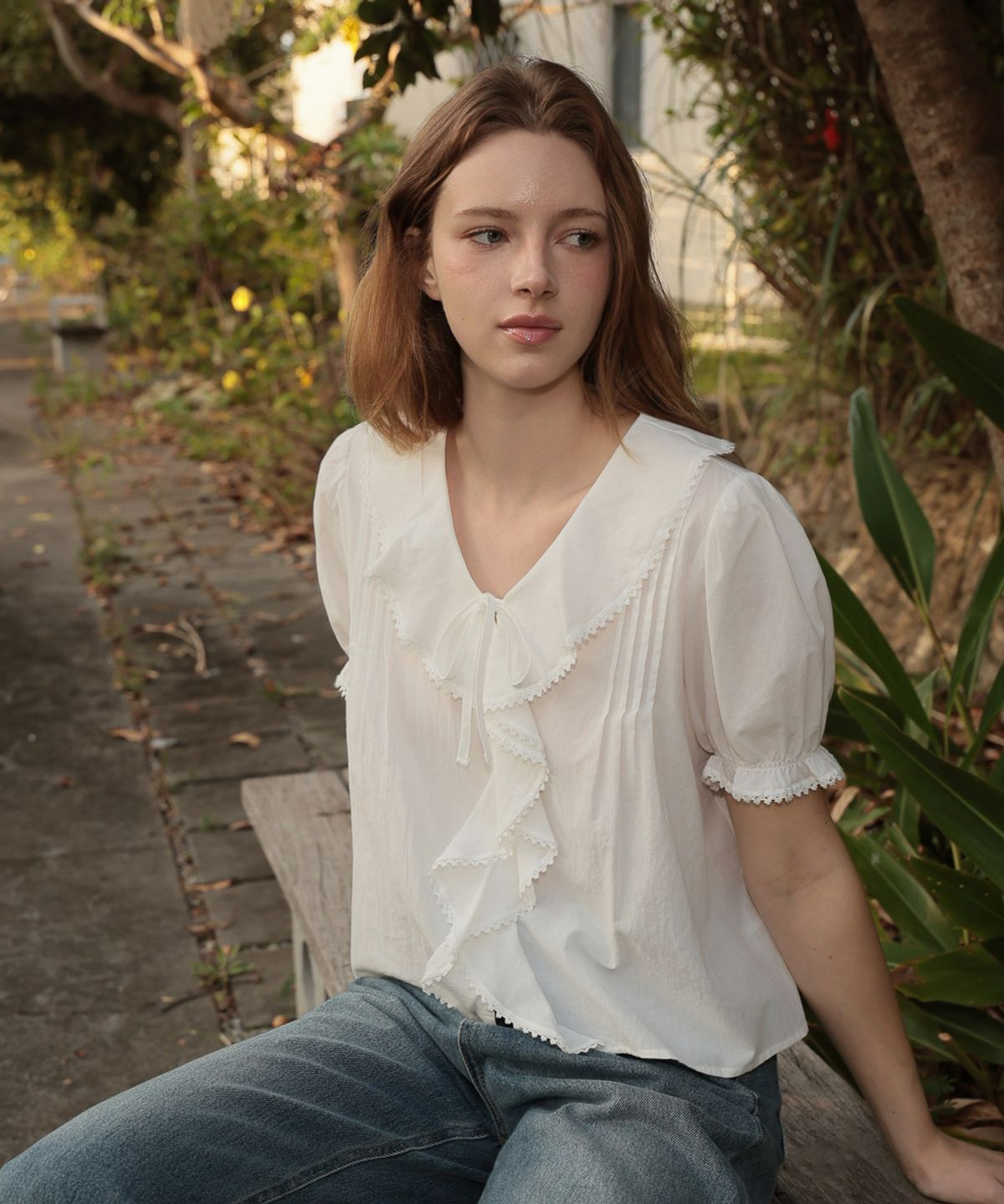 드헤베(DEHEVE) Puff Sleeve Ruffle Blouse [Ivory]